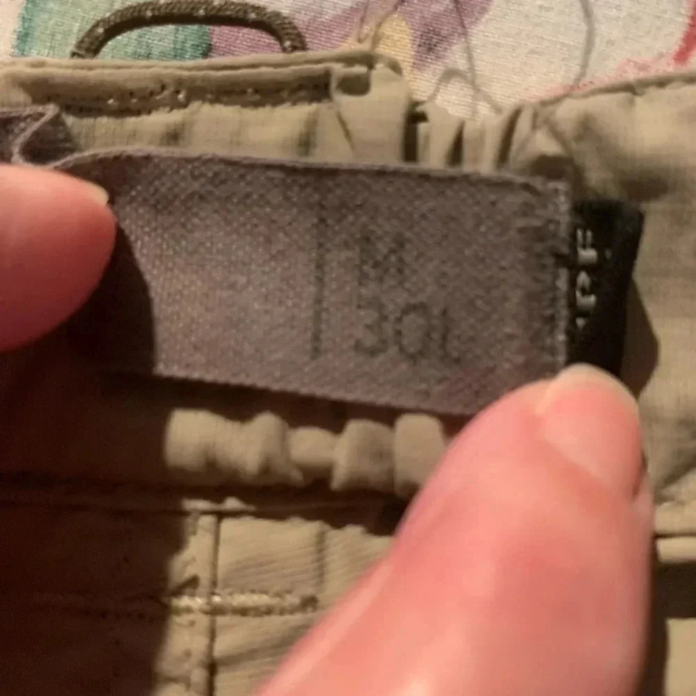 Rei Mens Everyday Tan Cargo Shorts Size Medium With Pockets and 30 Long - Picture 10 of 16